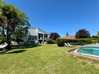 Casa Chalet en Venta Apodaka Alava 5 Dormitorios Piscina
