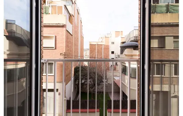 Habitaci
ón Doble en Coliving de Barcelona para Estudiantes y Profesionales