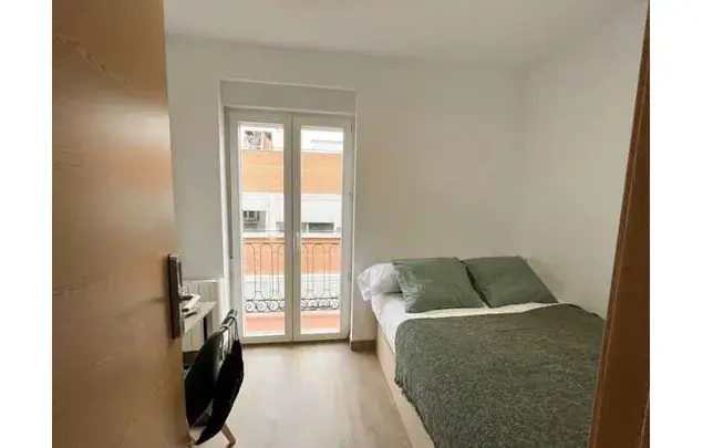 Habitaciones en Coliving Madrid Calle De Maria Bosch