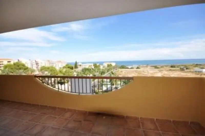 Apartamento en Punta Prima 2 Dormitorios 2 Baños Vistas al Mar
