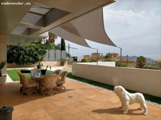 Chalet en Finestrat Sierra Cortina con Piscina Privada y Garaje