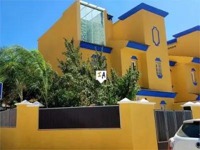 Villa Moderna en Sierra de Yeguas 3 Dormitorios Piscina Privada