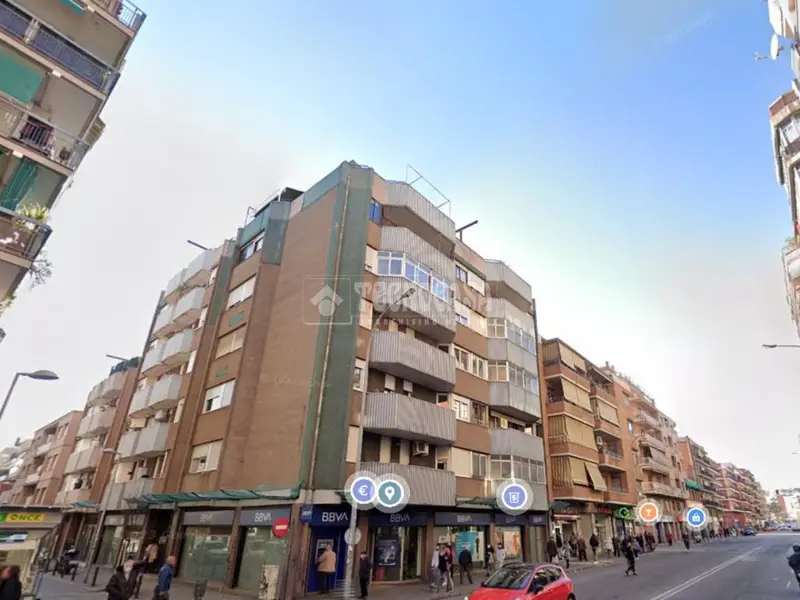 Box/plaza de garaje en venta en Artigas - Llefià