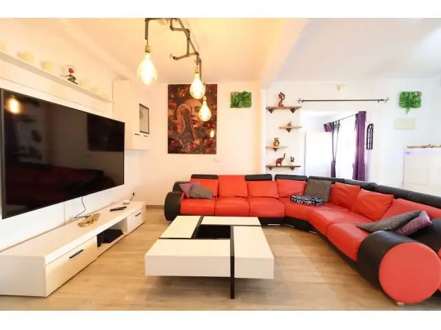 Chalet Adosado en Lomas de Cabo Roig con Piscina Privada