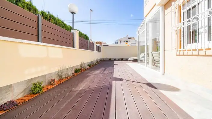 Casa Adosada 2 Dormitorios Torrevieja Jardin Privado