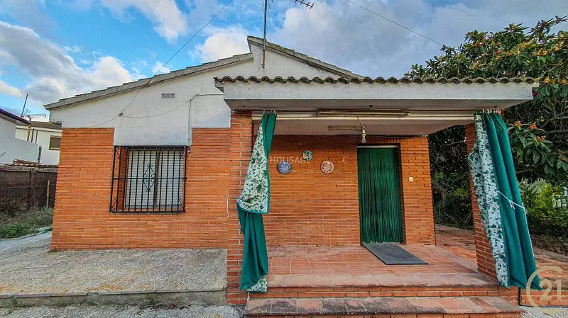 Chalet en Venta Canyelles Cerca de Sitges con Piscina y Casa de Invitados