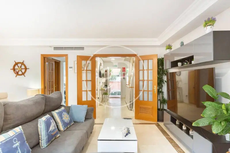 Chalet en venta en Alboraya con 4 habitaciones y 2 terrazas