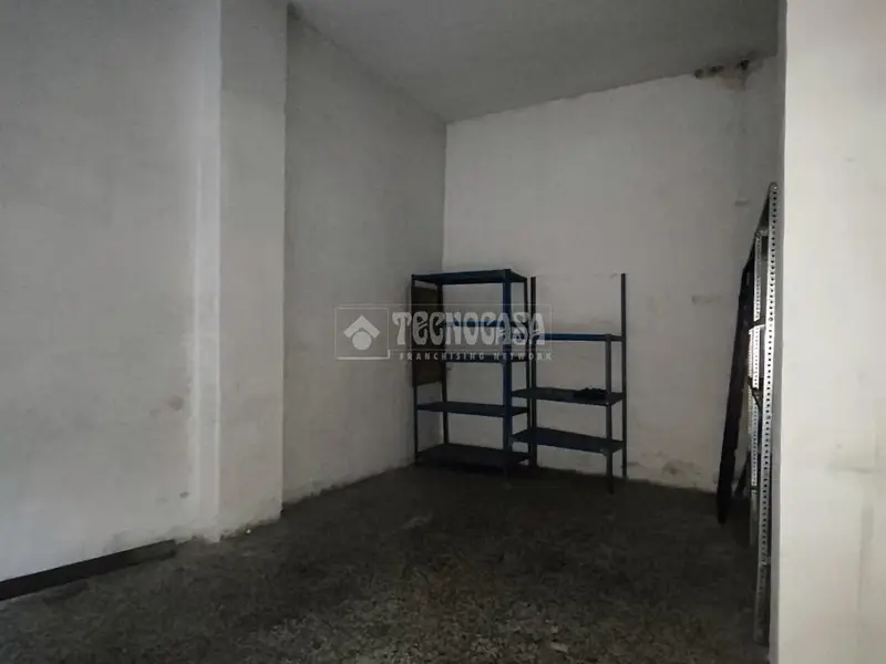 Local comercial en venta en C. Lanjaron