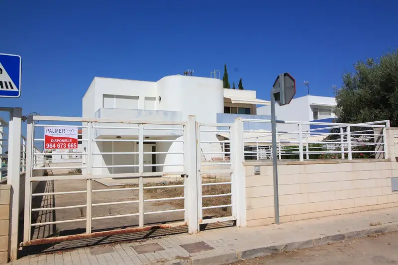Venta Adosado con Terraza y Jardin en Nules