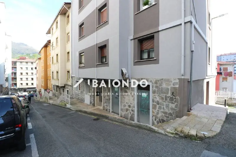 Venta Local Comercial Eibar - Dos Trasteros