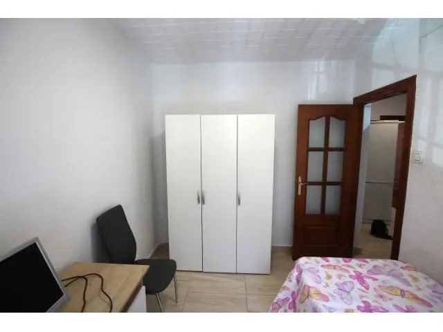 Campus de Cartuja (zona). Piso para 4 estudiantes. La Granada