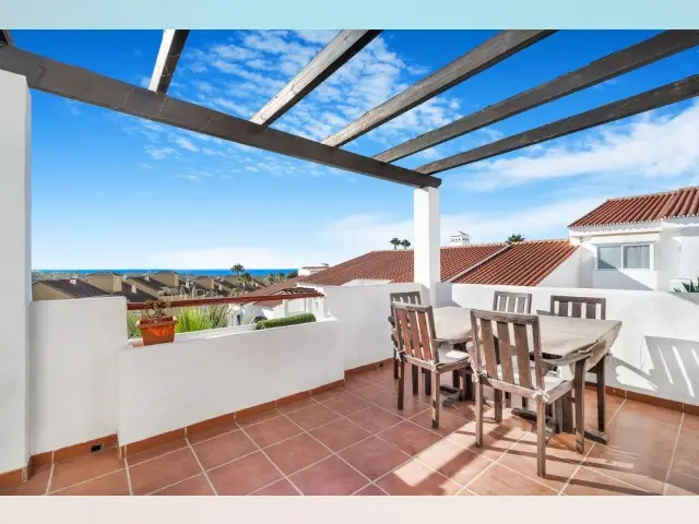 Atico 2 Dormitorios Estepona Vistas al Mar Piscina Jardin