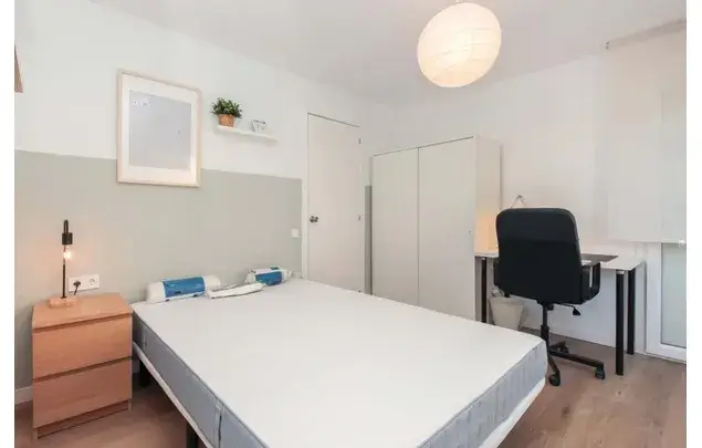 Habitaci	ón 127m	² Reus Estancia Media Larga