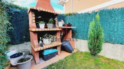 Chalet adosado en venta en Barrio de Rioseco