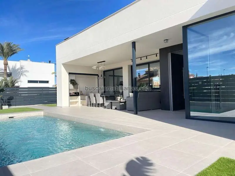 Chalet en Venta Molina de Segura: Piscina Privada y Jardin