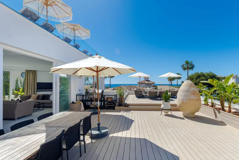 Chalet de Lujo 9 Dormitorios Piscina Climatizada Malaga