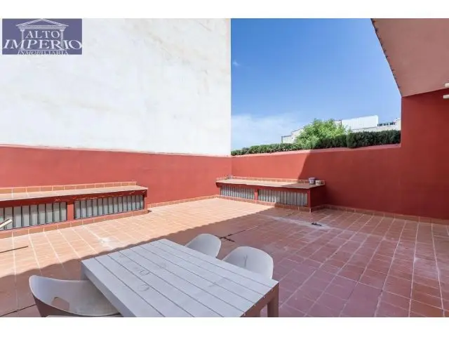 Piso con Terraza Privada en Los Ogíjares