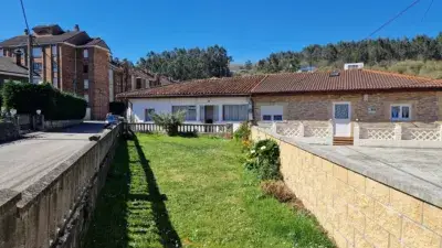 Casa en venta en Calle de los Reyes Católicos