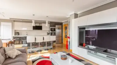 Piso en venta en Rochapea Pamplona 80m2 3 habitaciones garaje amueblado
