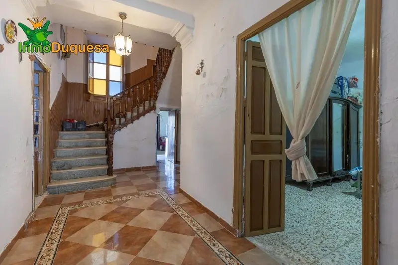 Venta Casa con Terraza en Chimeneas 196m2