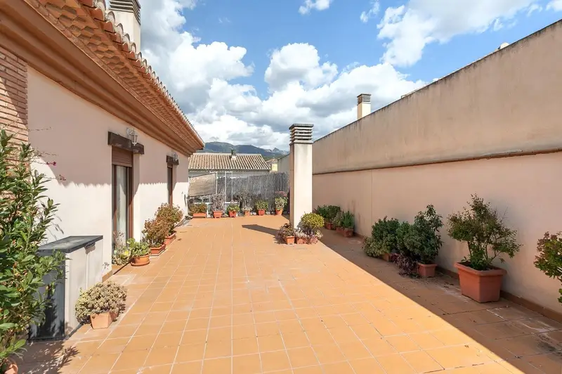Ático con Terraza Panorámica en La Zubia Granada