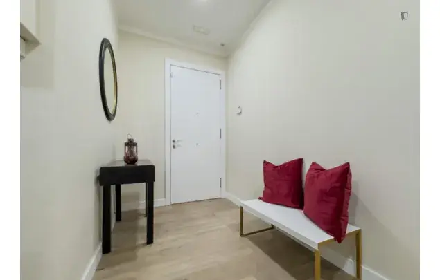 Apartamento 8 Dormitorios Barcelona Alquiler 3-24 Meses