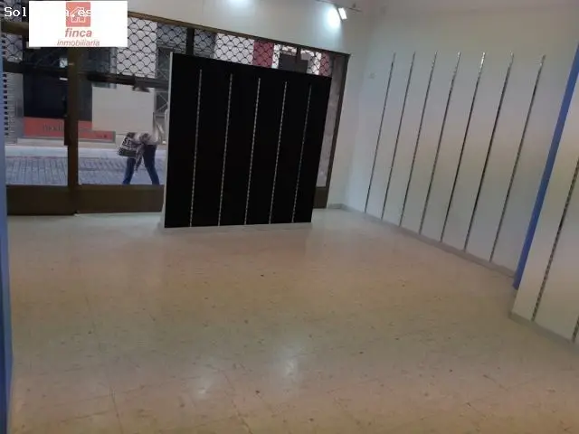 Local Comercial Montijo Centro 50m2 Sotano Reja Seguridad