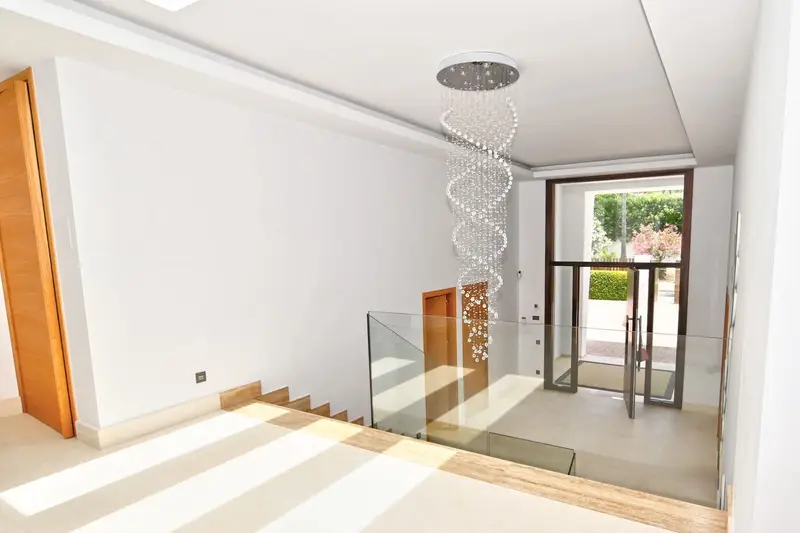 Chalet Moderno en Sotogrande Alto 5 Dormitorios Spa y Gimnasio