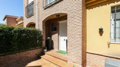 Casa en venta 4 dormitorios 3 baños jardin piscina padel