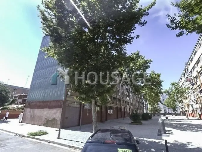 Bajo en venta en Barcelona cerca del transporte público