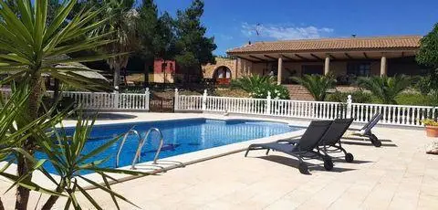 Casa de Campo con Piscina y Amplio Jardín en Murcia