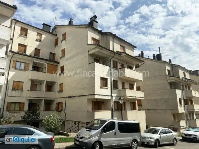 Alquiler piso amueblado trastero Villanua