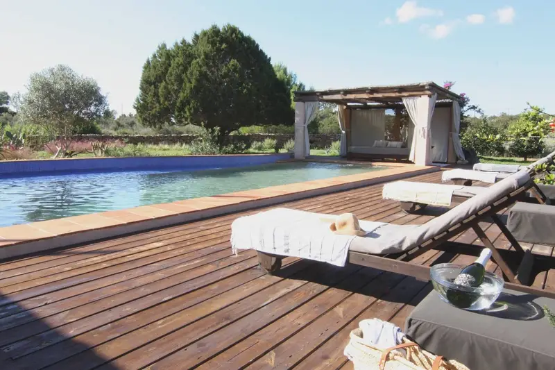 Villa de Lujo en Formentera con Viñedo y Piscina Privada