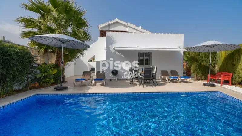 Casa en Denia con Piscina Privada para Familias