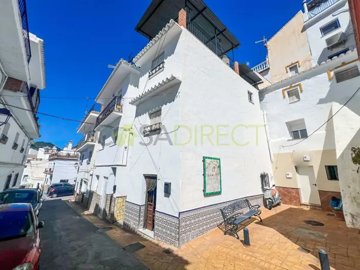 Villa de 4 Dormitorios en Sayalonga