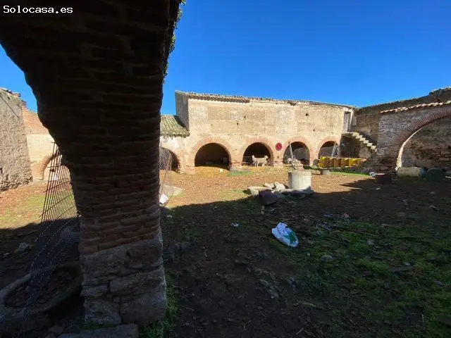 Solar en Casar de Cáceres: Casa de 1932 con 195m²
