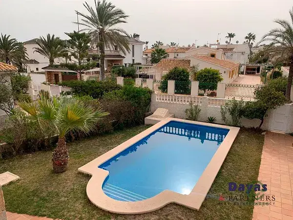 Casa con Piscina Privada Cerca de la Playa Alquiler Temporada Baja