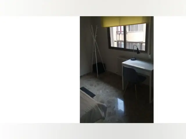 Habitaciones en piso de 5 dormitorios en Valencia