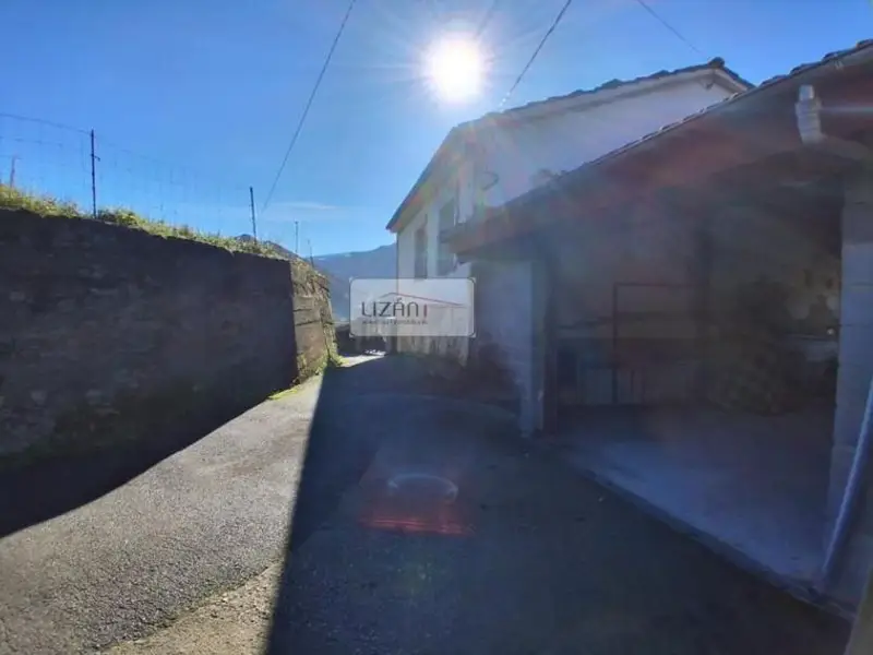 Chalet en Venta en Aller Asturias 4 Dormitorios 2 Baños