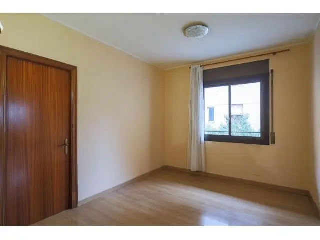 Piso en Venta en Barcelona 3 Dormitorios Luminoso Finca Bonita