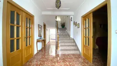 Casa adosada en venta en Torreperogil