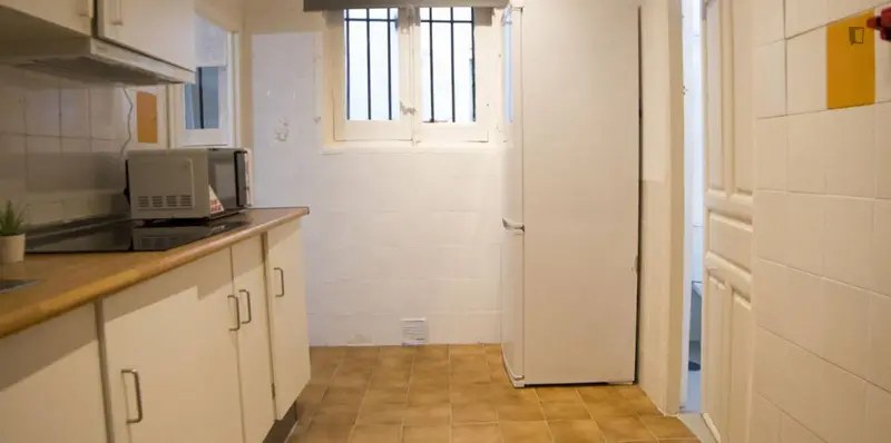 Habitaci
ón Doble Moderna en Noviciado cerca Conde Duque