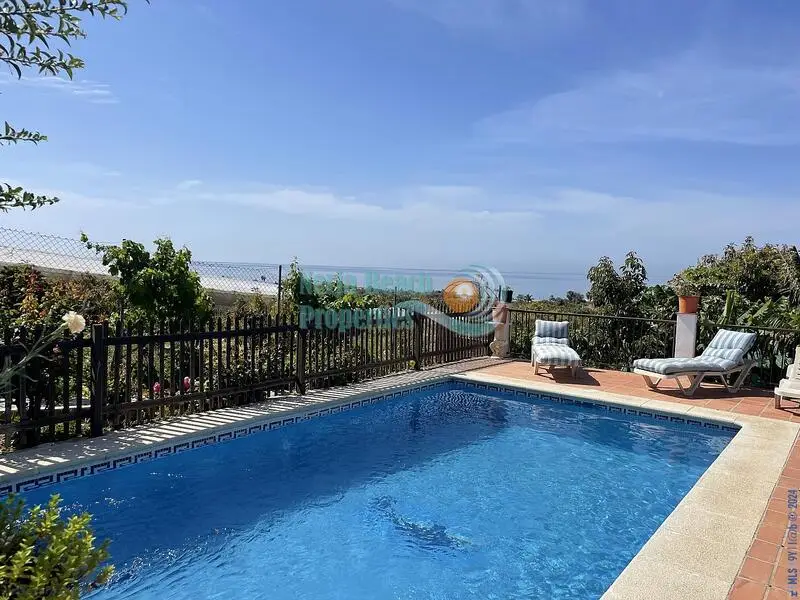Casa de Campo con Piscina en Nerja
