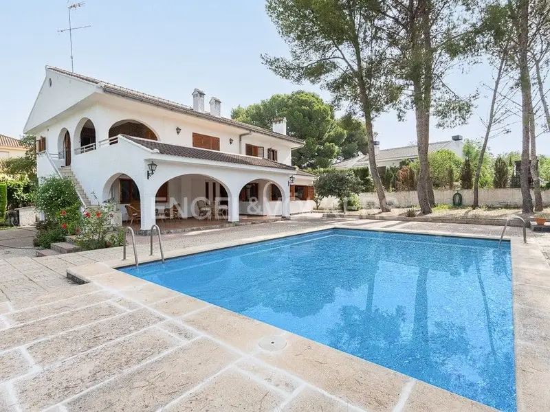 Chalet en venta en Llíria, Valencia