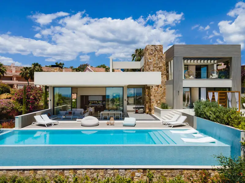 Villa de Lujo en Nueva Andalucia con Vistas al Mar