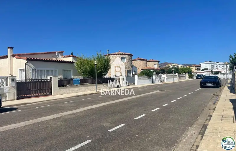 Chalet en venta cerca de la playa en Roses Girona