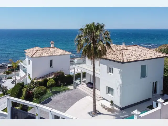 Casa-Villa de 5 Dormitorios en venta El Faro, España