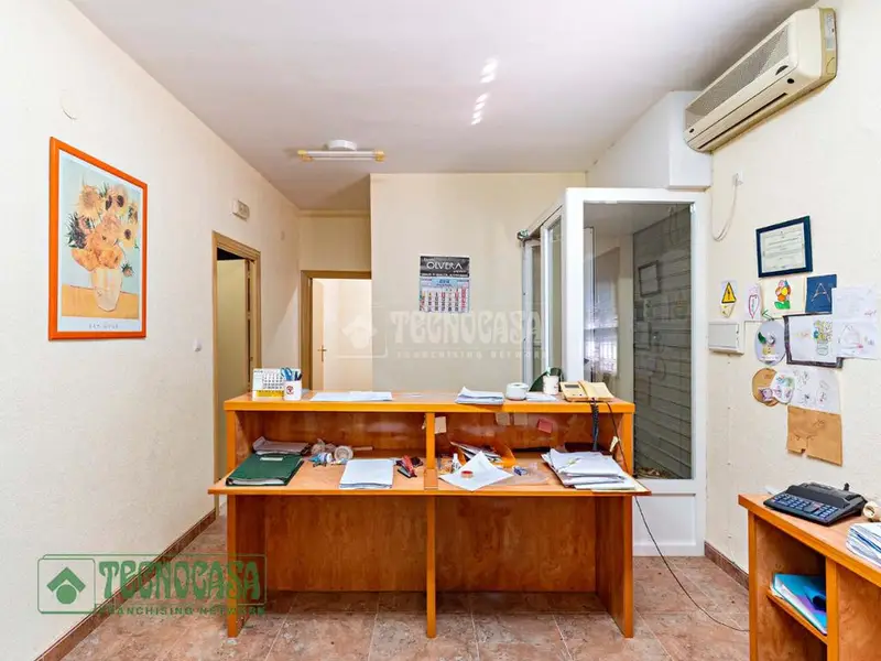 Casa en venta en El Ejido a reformar con jardin y garaje