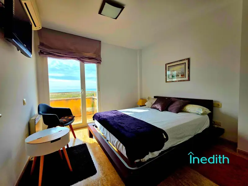 Adosado en Cubelles con vistas al mar y jardin 80m2