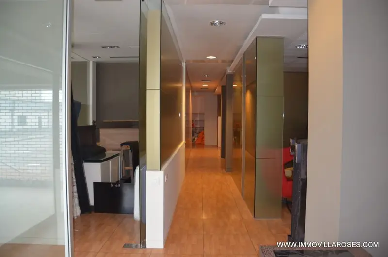Venta Local Comercial Empuriabrava 500m2 Amueblado